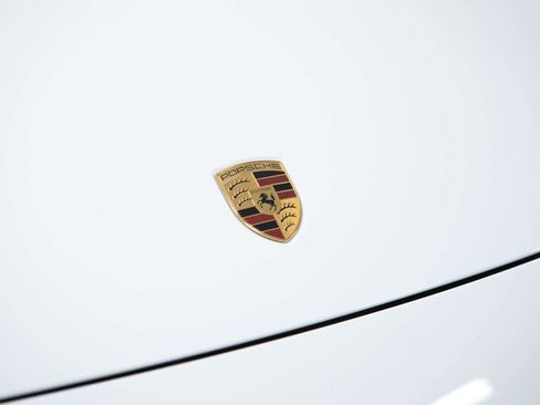 New 2026 Porsche Macan Electric RWD image 17