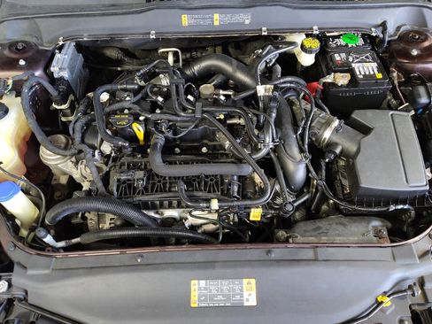 Used 2019 Ford Fusion SE FWD image 30