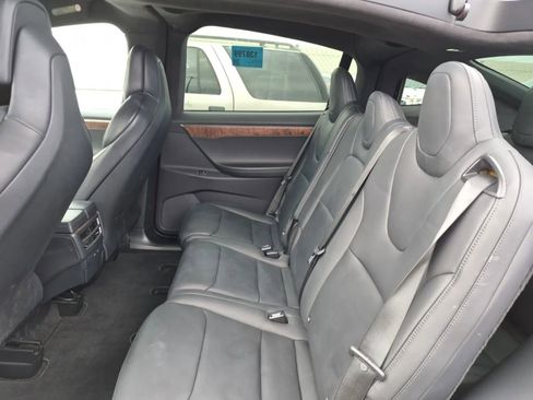 Used 2019 Tesla Model X 75D AWD/4WD image 5
