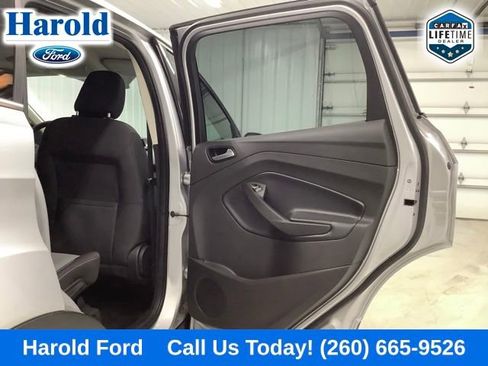 Used 2019 Ford Escape SE image 10