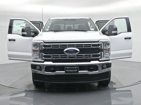 New 2026 Ford F350 XLT w/ FX4 Off-Road Package AWD/4WD image 30