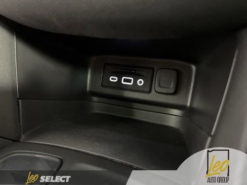 Used 2023 Chevrolet Equinox RS FWD image 26