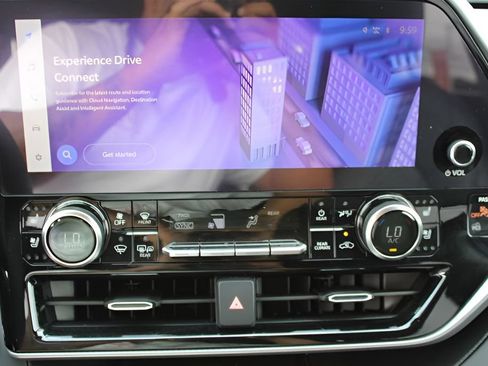 Used 2023 Toyota Highlander Platinum AWD/4WD image 16