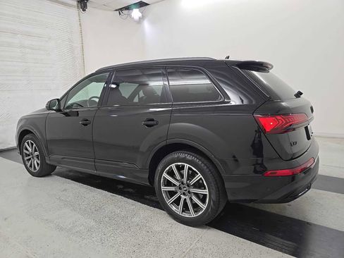 Used 2023 Audi Q7 2.0T Premium Plus w/ Premium Plus Package AWD/4WD image 9
