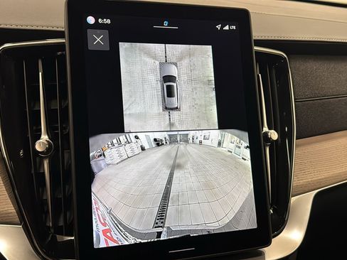 Used 2026 Volvo XC90 B6 Plus w/ Protection Package Premier image 18