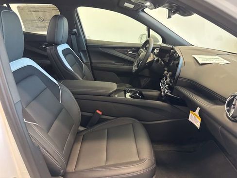 New 2025 Chevrolet Blazer EV LT image 24