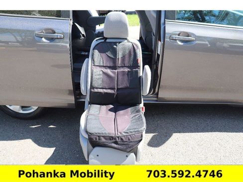 Used 2017 Toyota Sienna LE FWD image 15