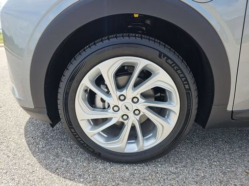 New 2027 Chevrolet Bolt LT FWD image 32