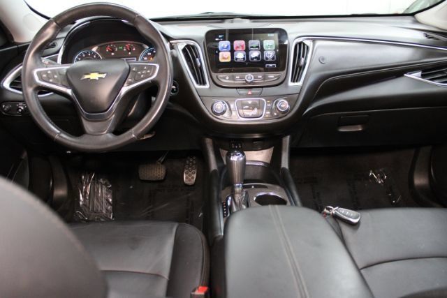 Used 2017 Chevrolet Malibu LT w/ Leather Package FWD image 2