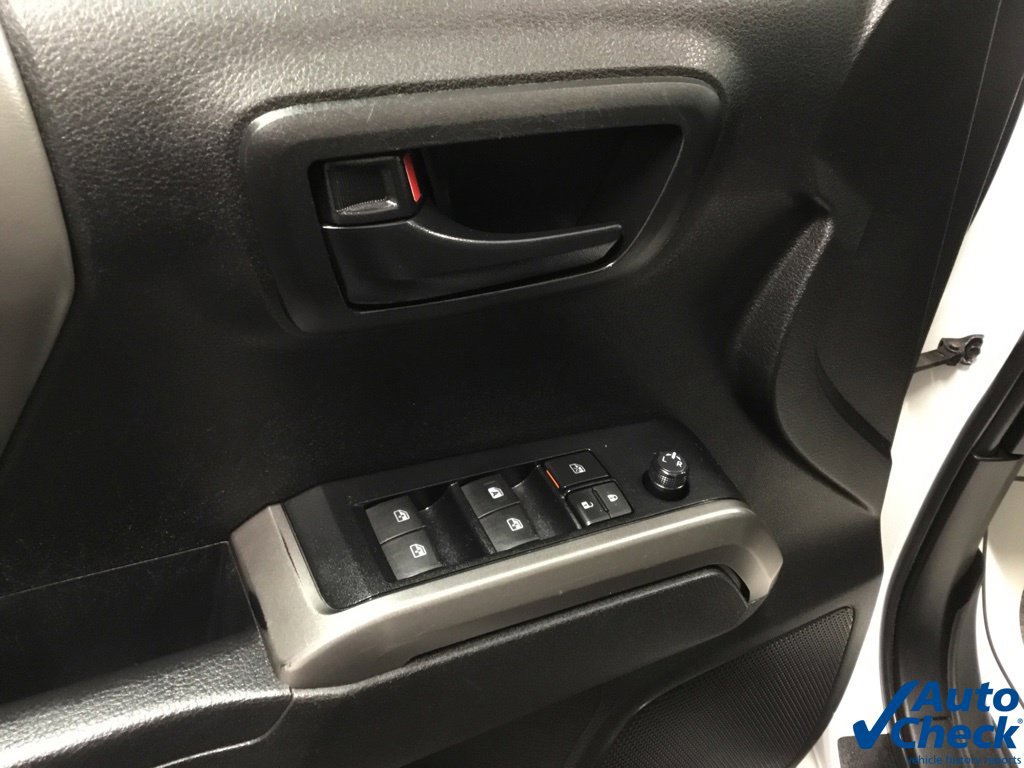 Used 2021 Toyota Tacoma SR5 AWD/4WD image 26