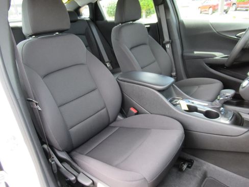 Used 2024 Chevrolet Malibu LS FWD image 9