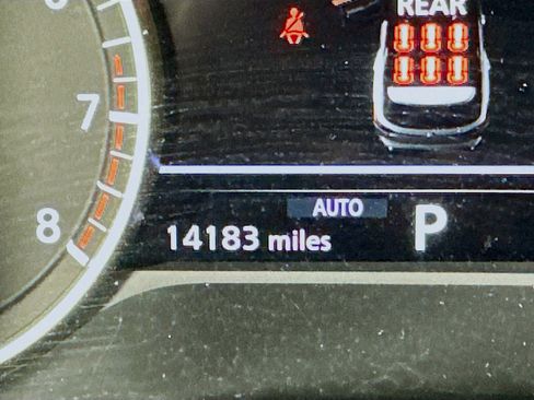 Used 2024 Nissan Pathfinder S image 19