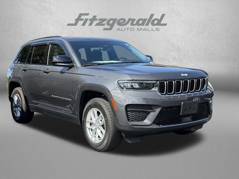 Used 2025 Jeep Grand Cherokee Laredo X w/ Luxury Tech Group I AWD/4WD image 1