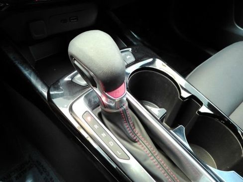 Used 2024 Chevrolet Trax RS image 43