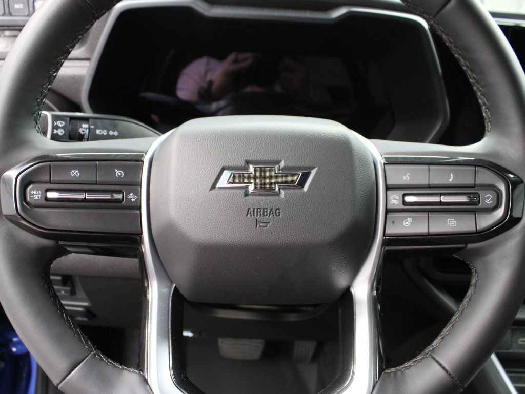 Used 2025 Chevrolet Colorado Trail Boss w/ Midnight Edition AWD/4WD image 62