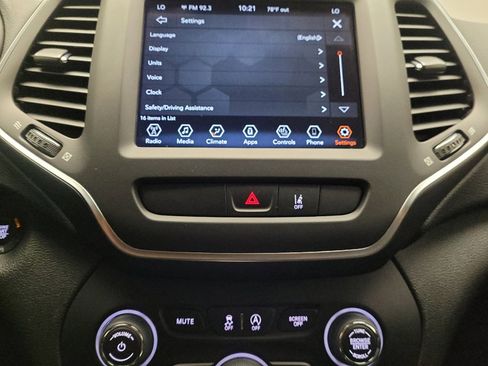 Used 2022 Jeep Cherokee Latitude Lux w/ Sun & Sound Group AWD/4WD image 25