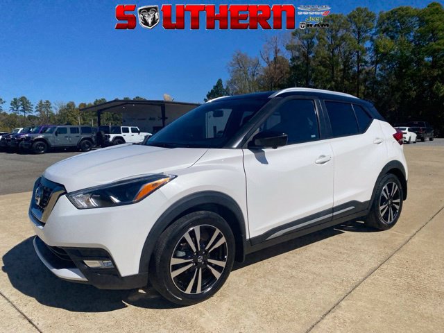 Used 2019 Nissan Kicks SR FWD image 1
