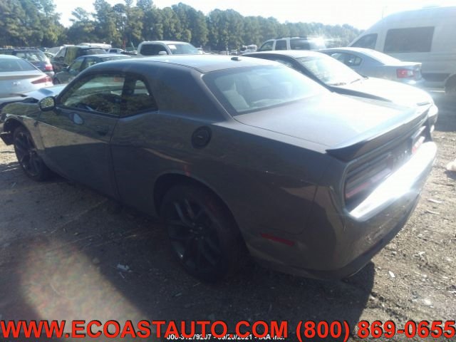 Used 2019 Dodge Challenger SXT w/ Driver Convenience Group RWD image 4