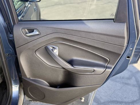 Used 2018 Ford Escape SE image 32