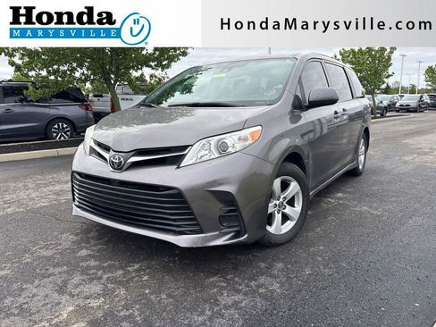 Used 2019 Toyota Sienna LE FWD image 1