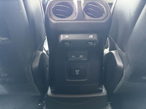 Used 2019 Jeep Wrangler Unlimited Rubicon image 26