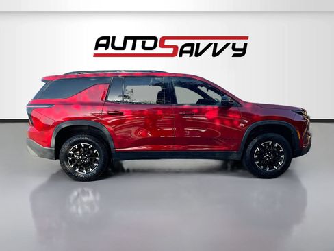 Used 2024 Chevrolet Traverse Z71 AWD/4WD image 8