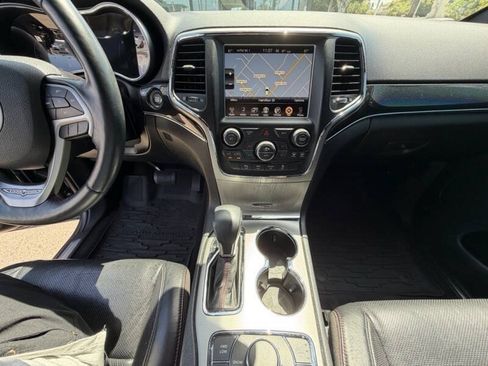 Used 2017 Jeep Grand Cherokee Trailhawk w/ Trailhawk Luxury Group AWD/4WD image 15