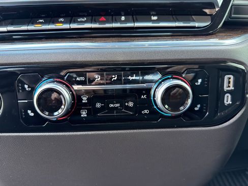 Used 2024 GMC Sierra 1500 Elevation image 23