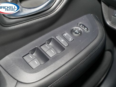 Certified 2025 Honda HR-V LX image 26