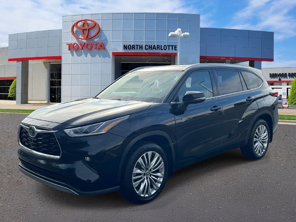 Used 2023 Toyota Highlander Platinum FWD image 5