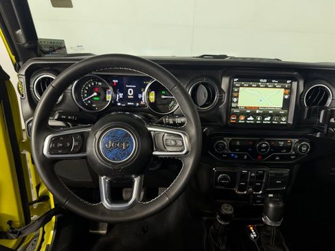 Used 2023 Jeep Wrangler Unlimited Sahara AWD/4WD image 18