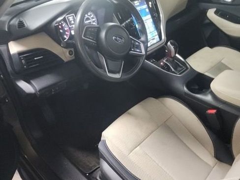 Used 2025 Subaru Outback Premium image 6