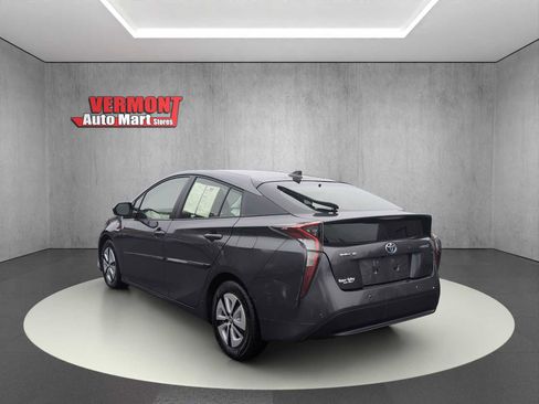 Used 2018 Toyota Prius Two image 5