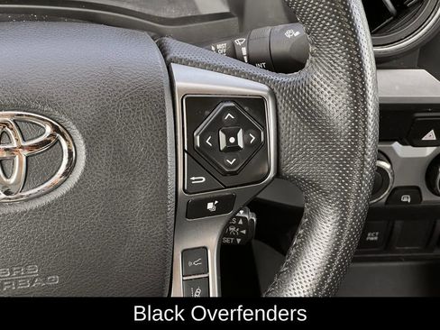 Used 2022 Toyota Tacoma TRD Off-Road image 17