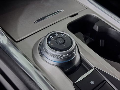 Used 2022 Ford Explorer XLT w/ Equipment Group 202A image 17