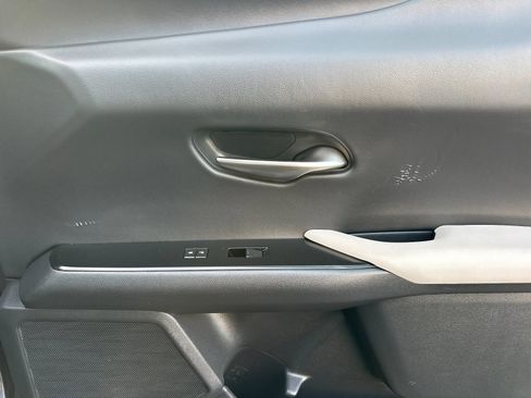 Used 2023 Lexus UX 250h FWD image 19