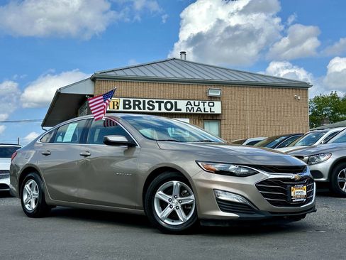 Used 2022 Chevrolet Malibu LS w/ Driver Confidence Package II image 28