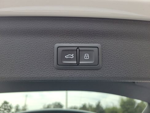 Used 2020 Audi Q3 2.0T Prestige w/ Prestige Package image 12