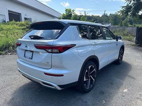Used 2024 Mitsubishi Outlander 4WD Plug-In Hybrid image 5