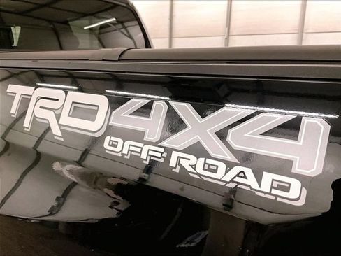 Used 2018 Toyota Tundra Limited w/ Limited Premium Package AWD/4WD image 13
