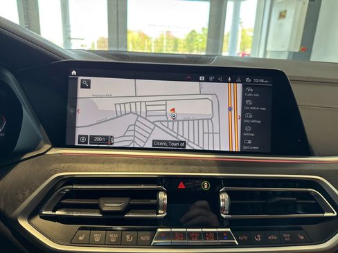 Used 2022 BMW X5 xDrive40i w/ Premium Package AWD/4WD image 19