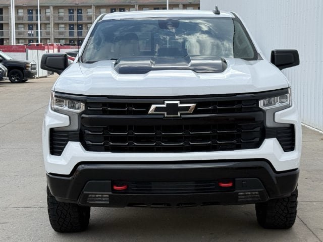 Used 2024 Chevrolet Silverado 1500 LT Trail Boss w/ Convenience Package II AWD/4WD image 8