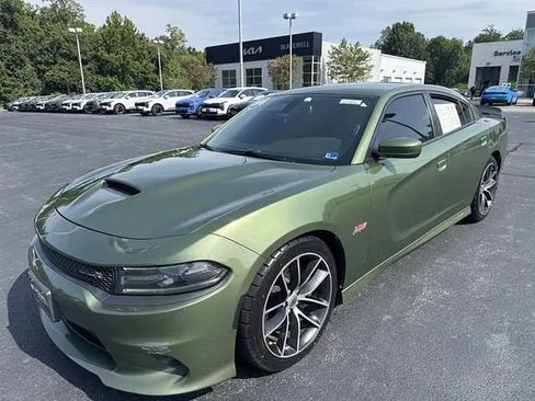 Used 2018 Dodge Charger R/T Scat Pack RWD image 4