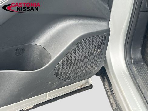 Used 2023 Nissan Rogue SV image 23