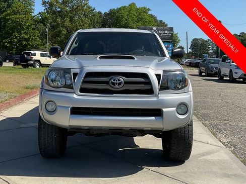 Used 2010 Toyota Tacoma PreRunner image 2