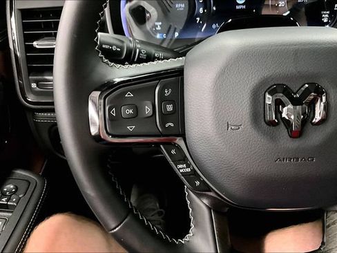 Used 2025 RAM 1500 Limited AWD/4WD image 27