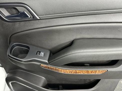 Used 2018 Chevrolet Suburban Premier RWD image 30