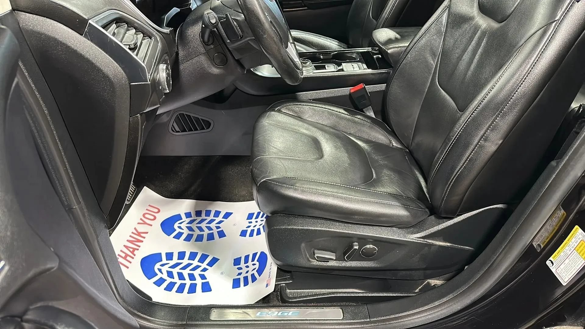 Used 2019 Ford Edge Titanium w/ Cold Weather Package AWD/4WD image 9