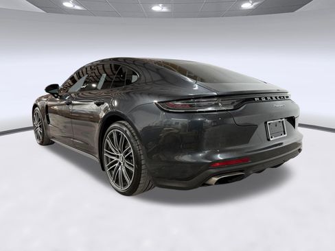 Used 2021 Porsche Panamera image 2