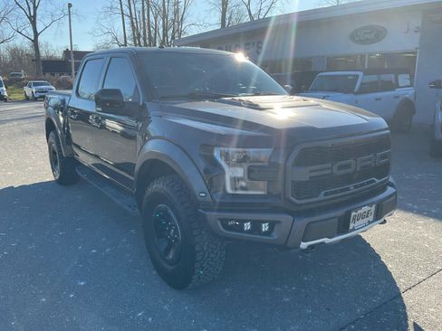 Used 2018 Ford F150 Raptor w/ Equipment Group 802A Luxury image 3